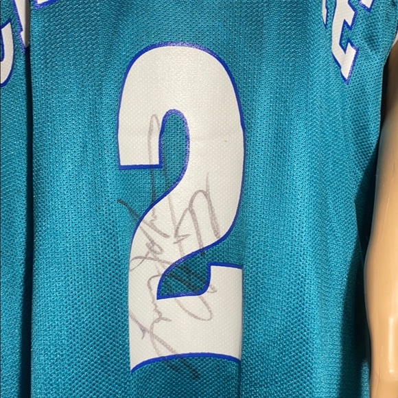 Rare 90s NBA Larry Johnson Autographed Jersey NWT - Picture 10 of 16